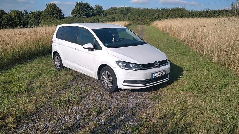 Weiß Gebraucht 2017 VW Touran Van / Kleinbus | 14.000 € (Superpreis) - Bild 1/4