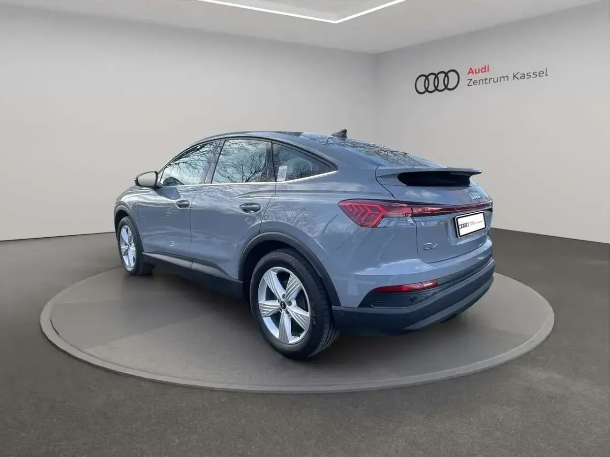 Second-hand Audi Q4 e-tron 150 kW (204 CP) 2022 Gri SUV