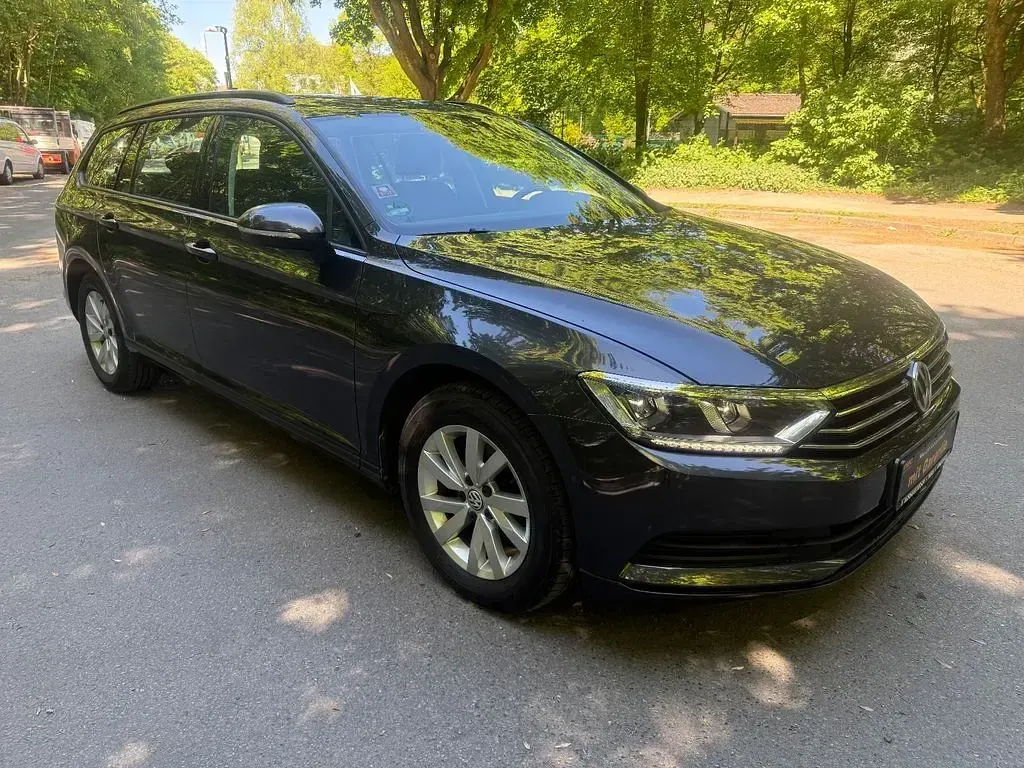 Gebraucht VW Passat Comfortline 150 PS (110 kW) 2019 Schwarz Kombi