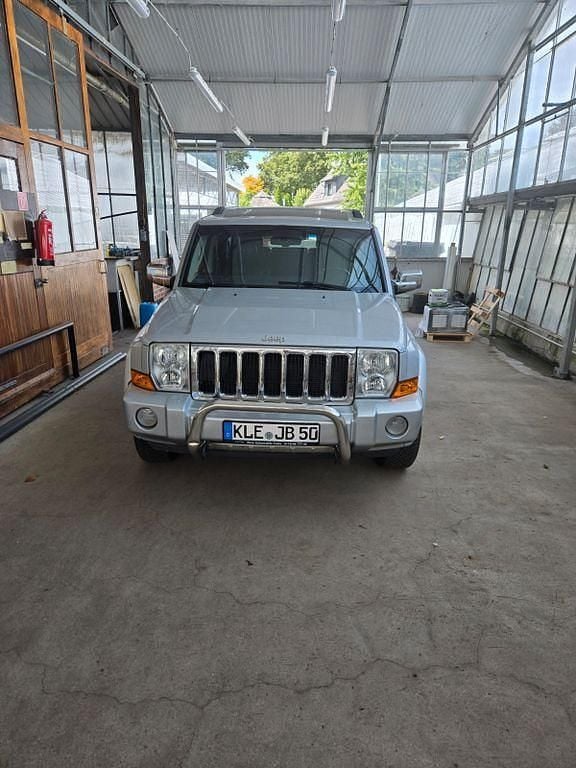 Silber Gebraucht 2008 Jeep Commander Limited SUV | 13.499 € (Fairer Preis) - Bild 1/4