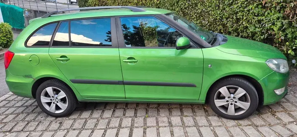 Gebraucht Skoda Fabia Fresh 105 PS (77 kW) 2013 Grün Kombi