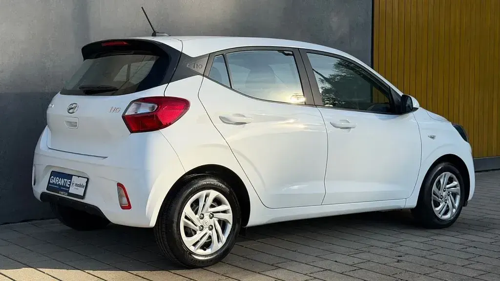 Gebraucht Hyundai i10 Select 67 PS (49 kW) 2022 Weiß Kleinwagen