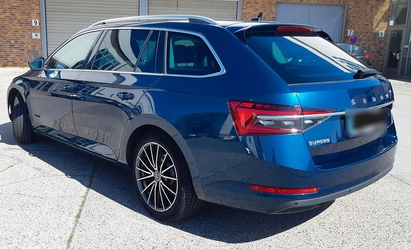 Gebraucht Skoda Superb Style 150 PS (110 kW) 2019 Blau Kombi
