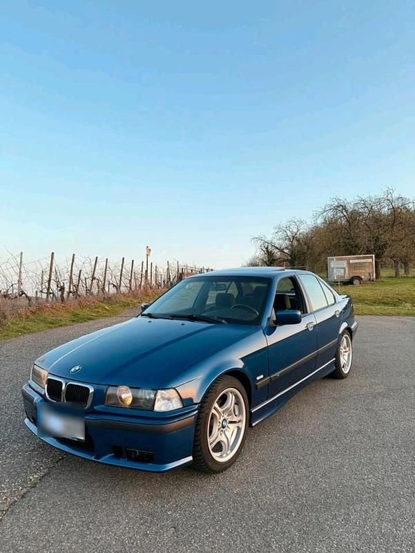 Blau Gebraucht 1997 BMW 323 M Sport Limousine | 8.999 € (Teuer) - Bild 1/4
