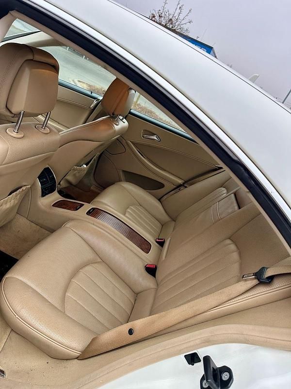 Gebraucht Mercedes CLS320 224 PS (164 kW) 2009 Weiß Coupé