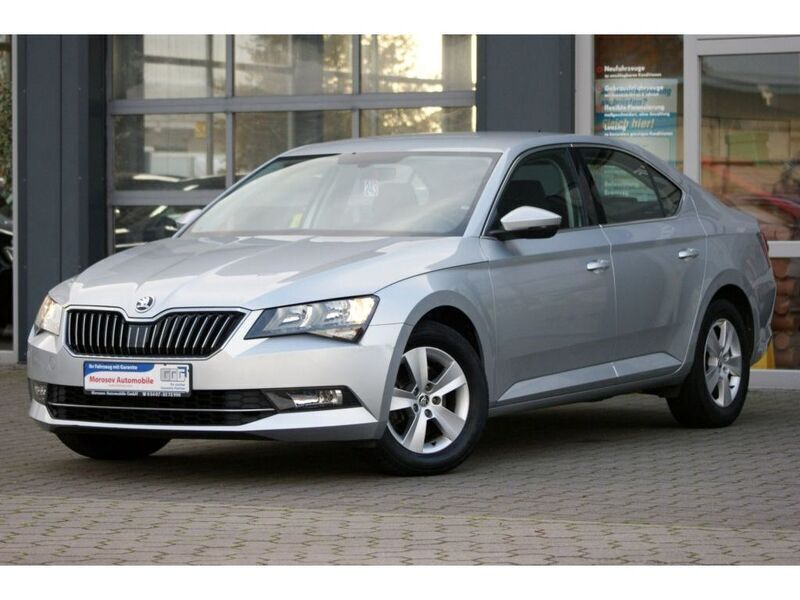 Silber Gebraucht 2018 Skoda Superb Ambition Limousine | 19.400 € (Fairer Preis) - Bild 1/4