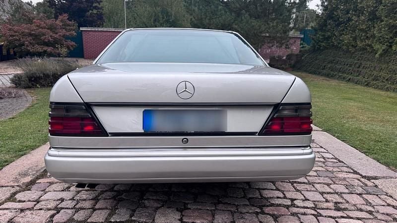 Second-hand Mercedes E320 220 CP (161 kW) 1993 Argintiu Coupe