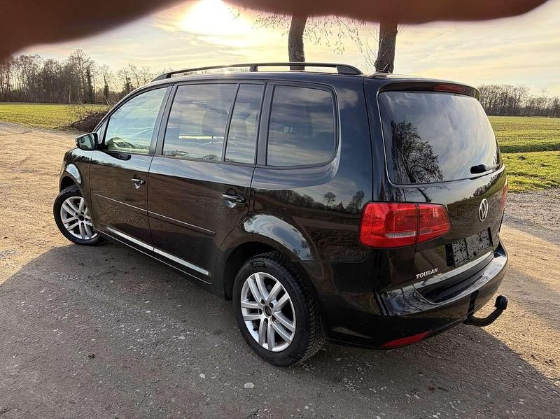 Gebraucht VW Touran 105 PS (77 kW) 2011 Deep black perleffekt Van / Kleinbus