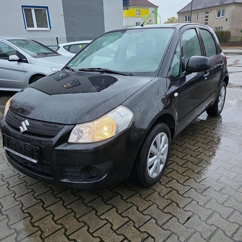 Schwarz Gebraucht 2008 Suzuki SX4 Limousine | 3.898 € (Fairer Preis) - Bild 1/4