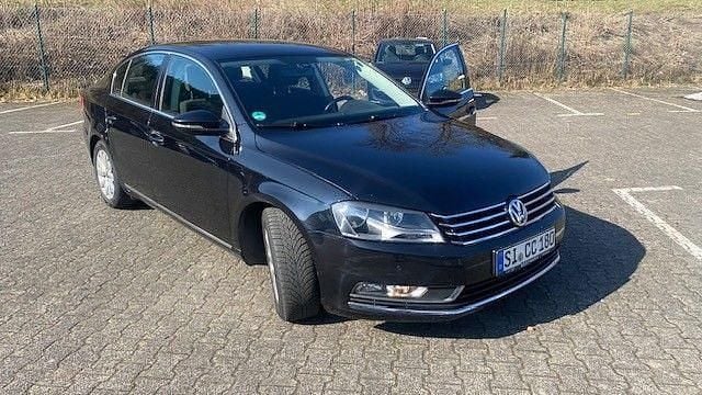 Gebraucht VW Passat Comfortline 140 PS (102 kW) 2013 Schwarz Limousine