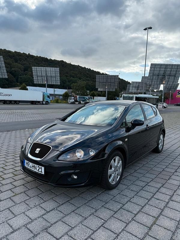 Schwarz Gebraucht 2010 Seat Leon Limousine | 3.200 € (Guter Preis) - Bild 1/4