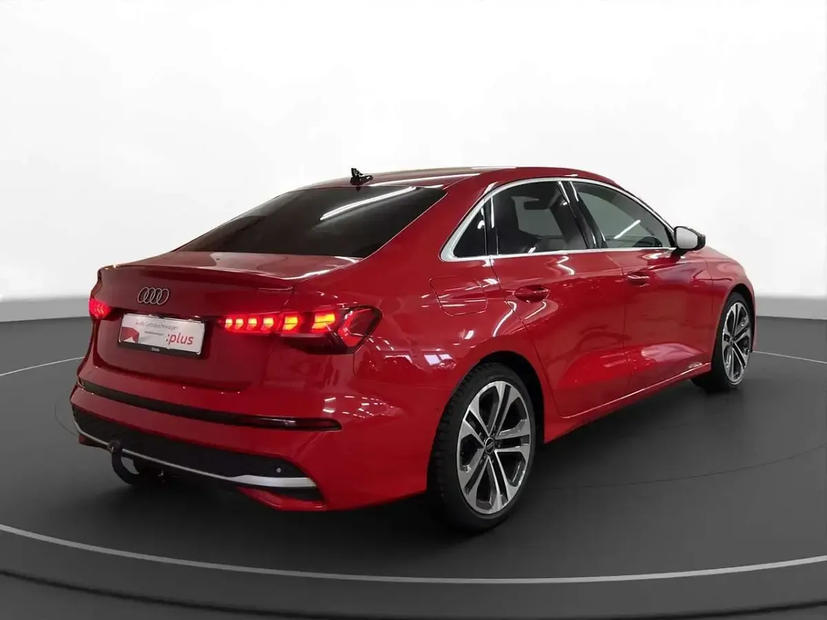 Używany Audi A3 Advanced 150 KM (110 kW) 2025 Czerwony Sedan/Limuzyna