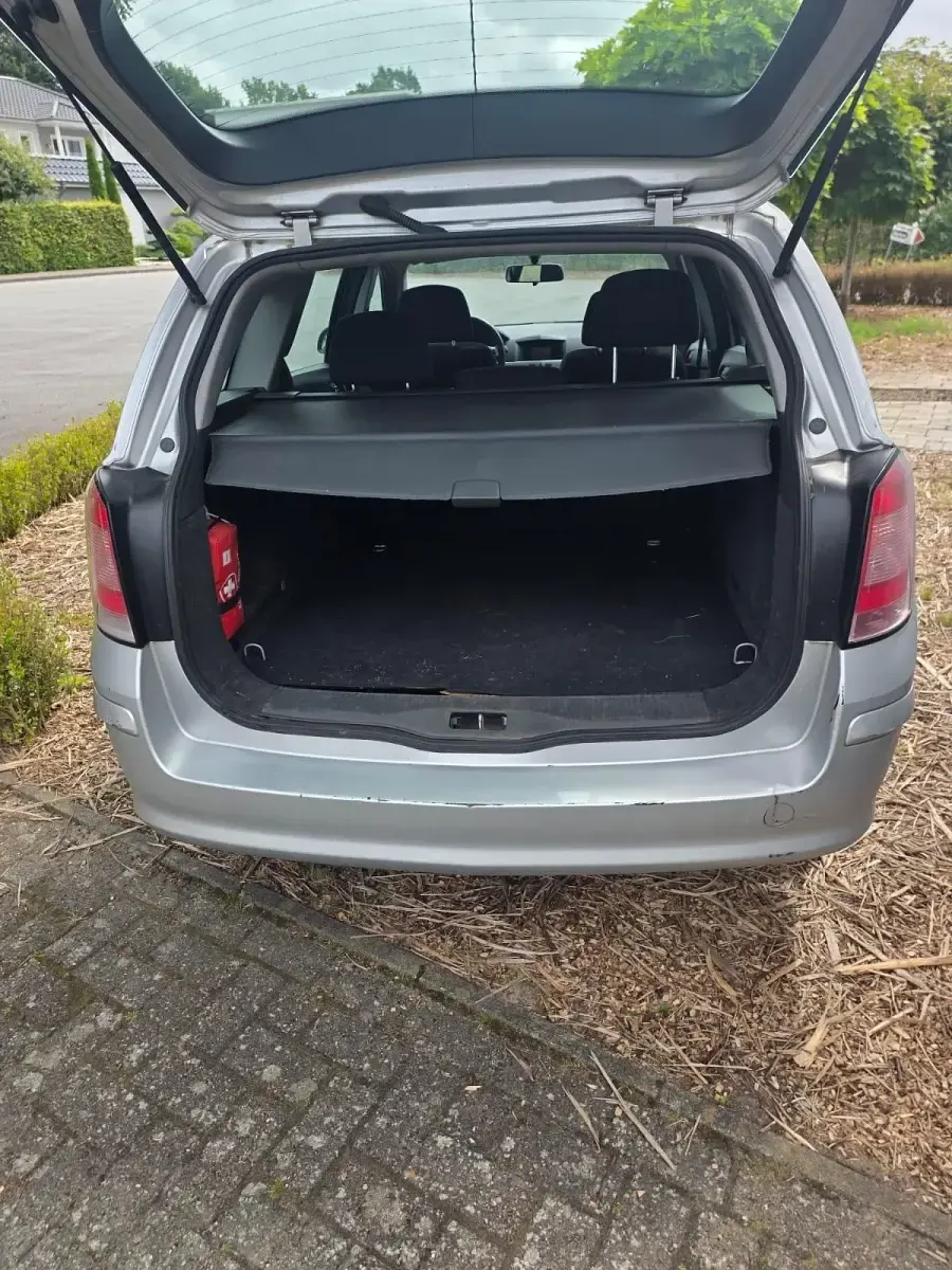 Gebraucht Opel Astra 2010 Silber Kombi