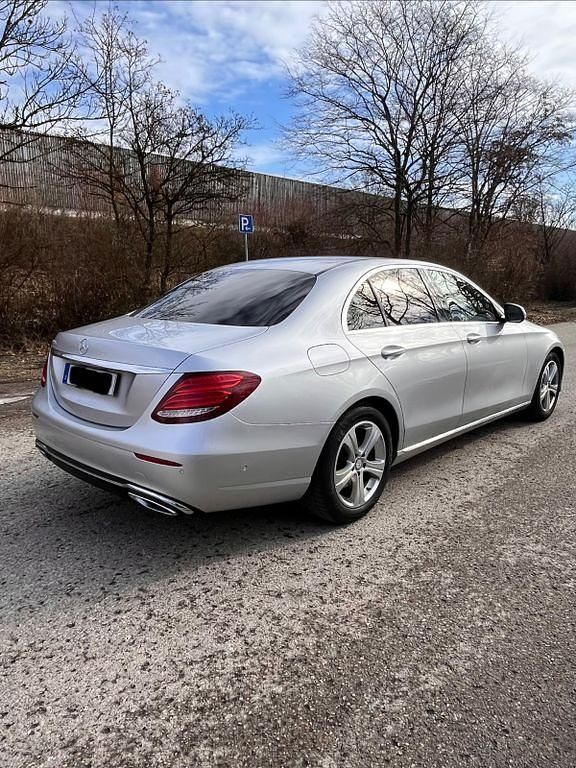 Gebraucht Mercedes E220 194 PS (142 kW) 2016 Silber Limousine