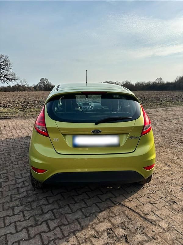 Gebraucht Ford Fiesta 82 PS (60 kW) 2009 Grün Kleinwagen