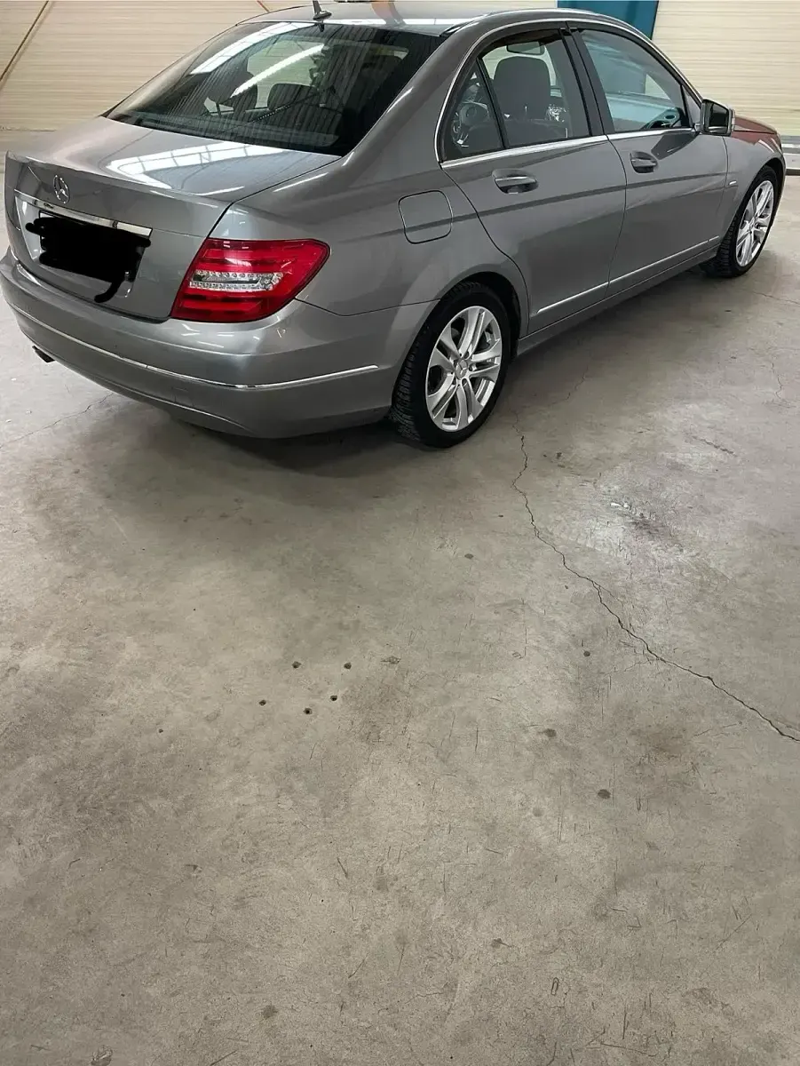 Gebraucht Mercedes C180 120 PS (88 kW) 2012 Silber Limousine
