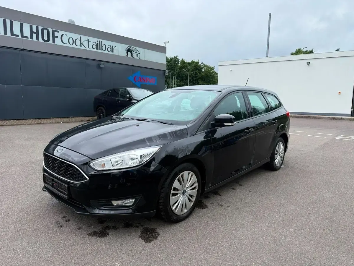 Gebraucht Ford Focus Business Edition 120 PS (88 kW) 2018 Schwarz Limousine