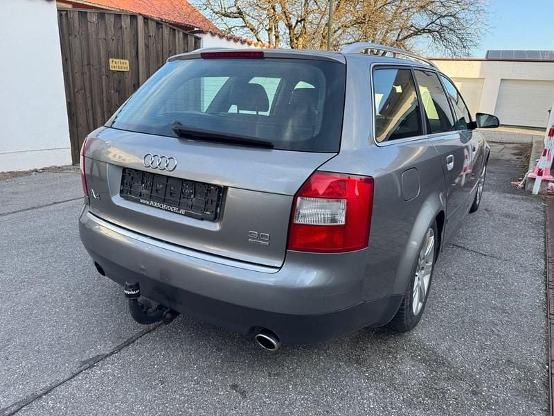 Gebraucht Audi A4 220 PS (161 kW) 2003 Grau Kombi