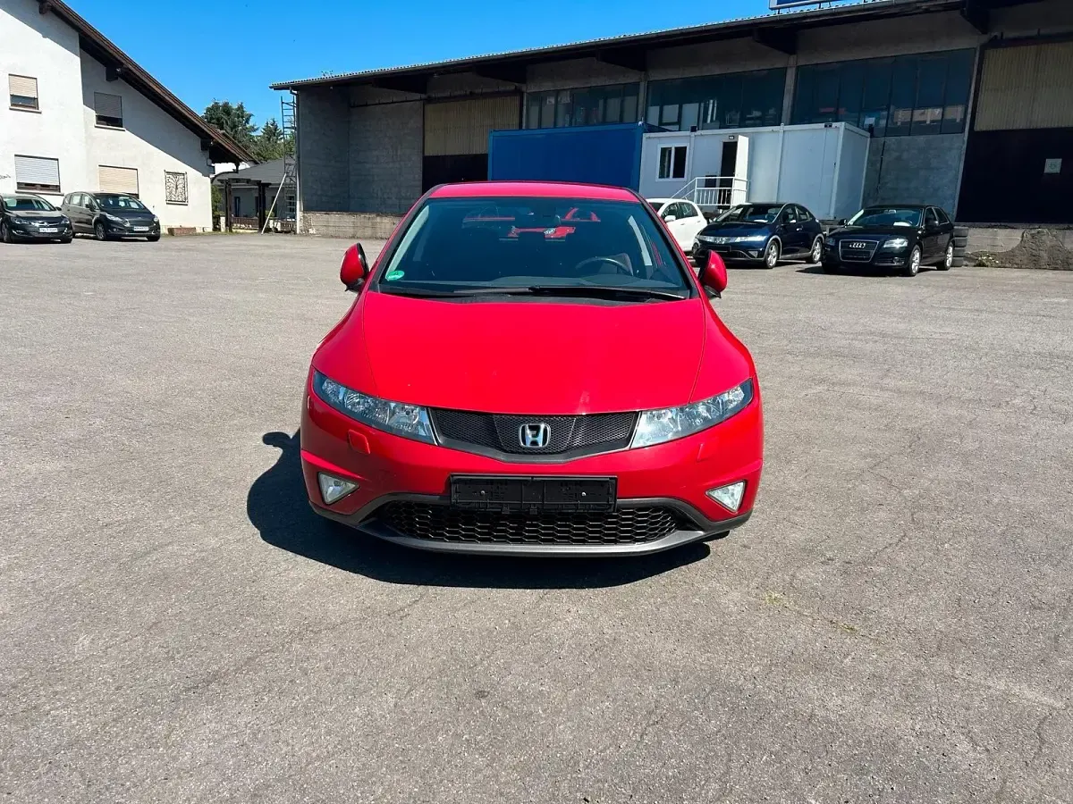 Gebraucht Honda Civic 140 PS (102 kW) 2011 Rot Limousine