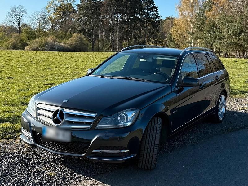 Gebraucht Mercedes C200 184 PS (135 kW) 2011 Schwarz Kombi