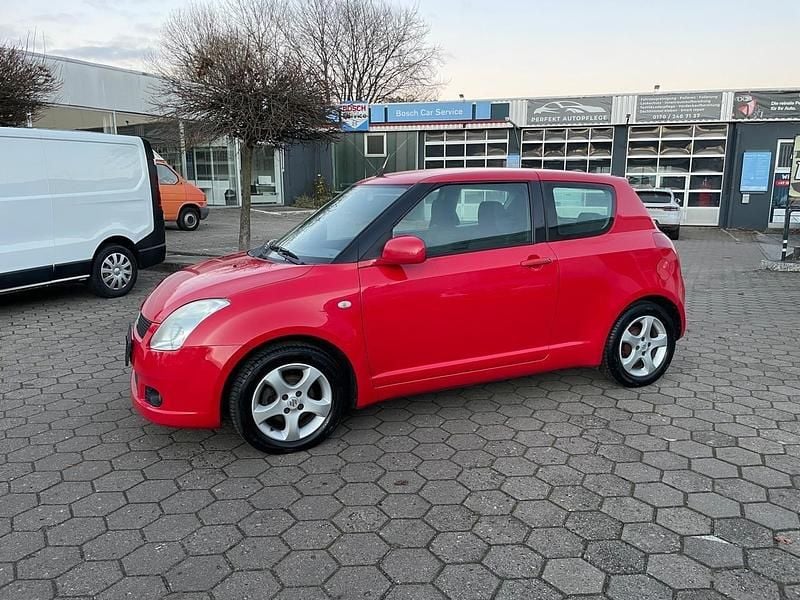 Gebraucht Suzuki Swift 92 PS (67 kW) 2007 Rot Kleinwagen