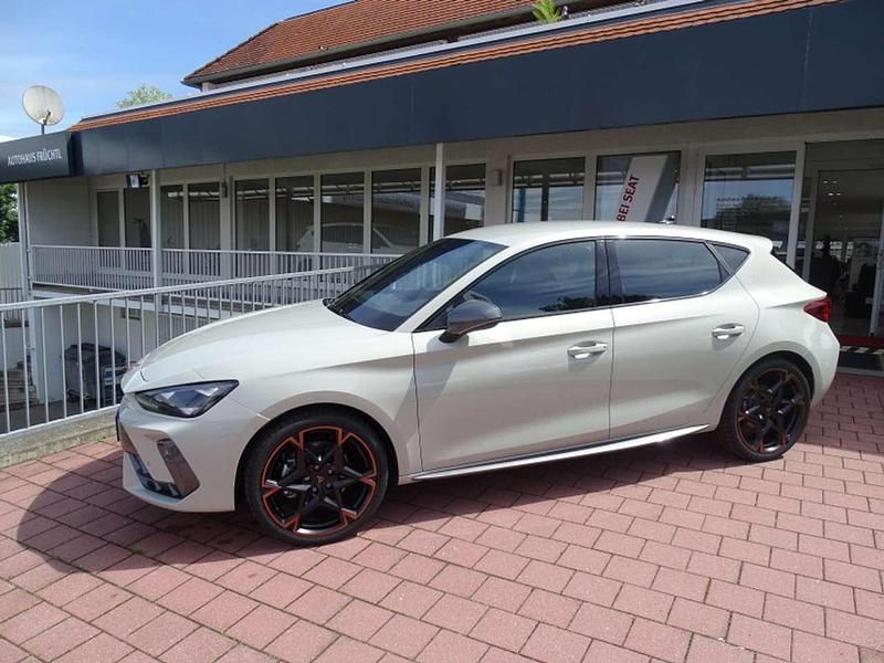 Gebraucht Cupra Leon 150 PS (110 kW) 2024 Taiga grau (metallic) Limousine