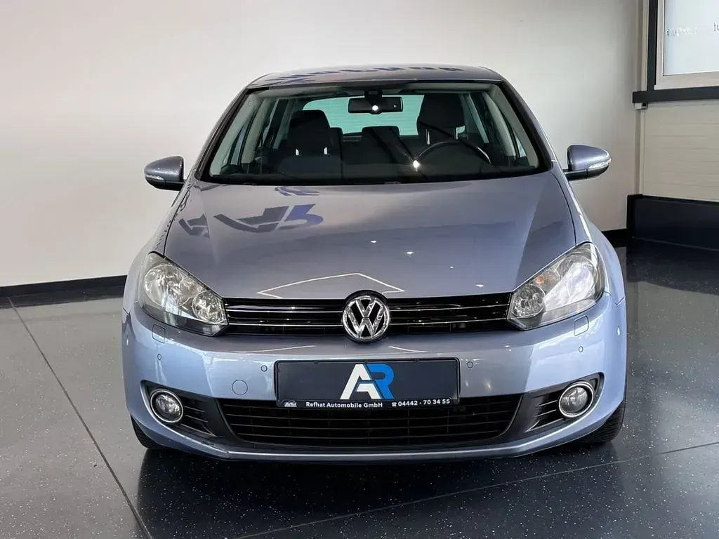 Gebraucht VW Golf VI Team 105 PS (77 kW) 2010 Blau Kleinwagen
