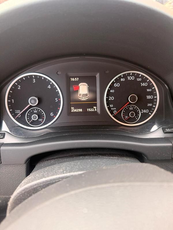 Gebraucht VW Tiguan 140 PS (102 kW) 2015 Weiß SUV