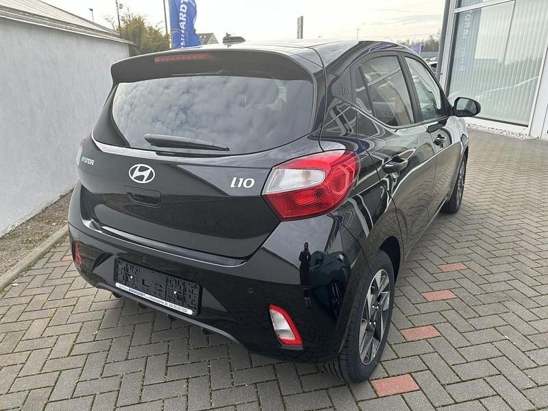 Gebraucht Hyundai i10 GO! 77 PS (56 kW) 2024 Schwarz Kleinwagen
