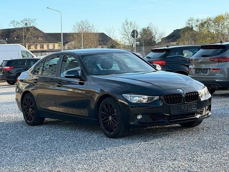 Second-hand BMW 320 184 CP (135 kW) 2013 Negru Berlinǎ