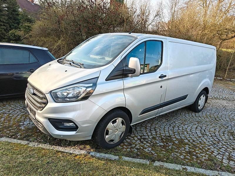 Gebraucht Ford Transit 130 PS (95 kW) 2018 Silber Van / Kleinbus