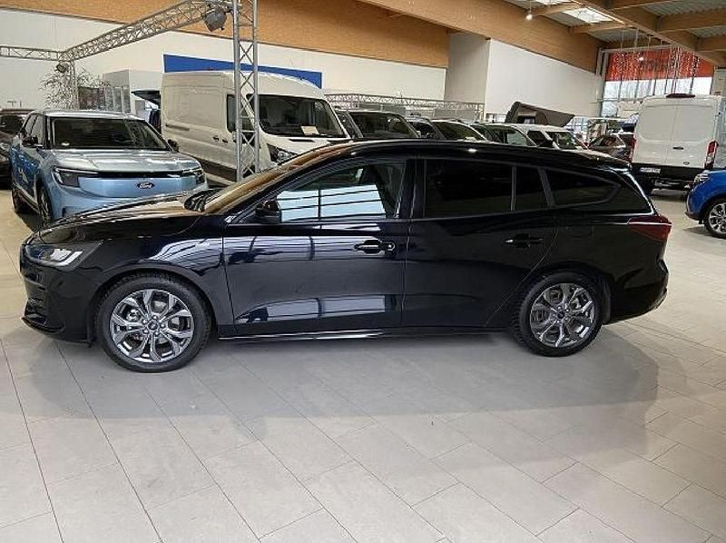 Gebraucht Ford Focus ST-Line 125 PS (91 kW) 2023 Schwarz Limousine