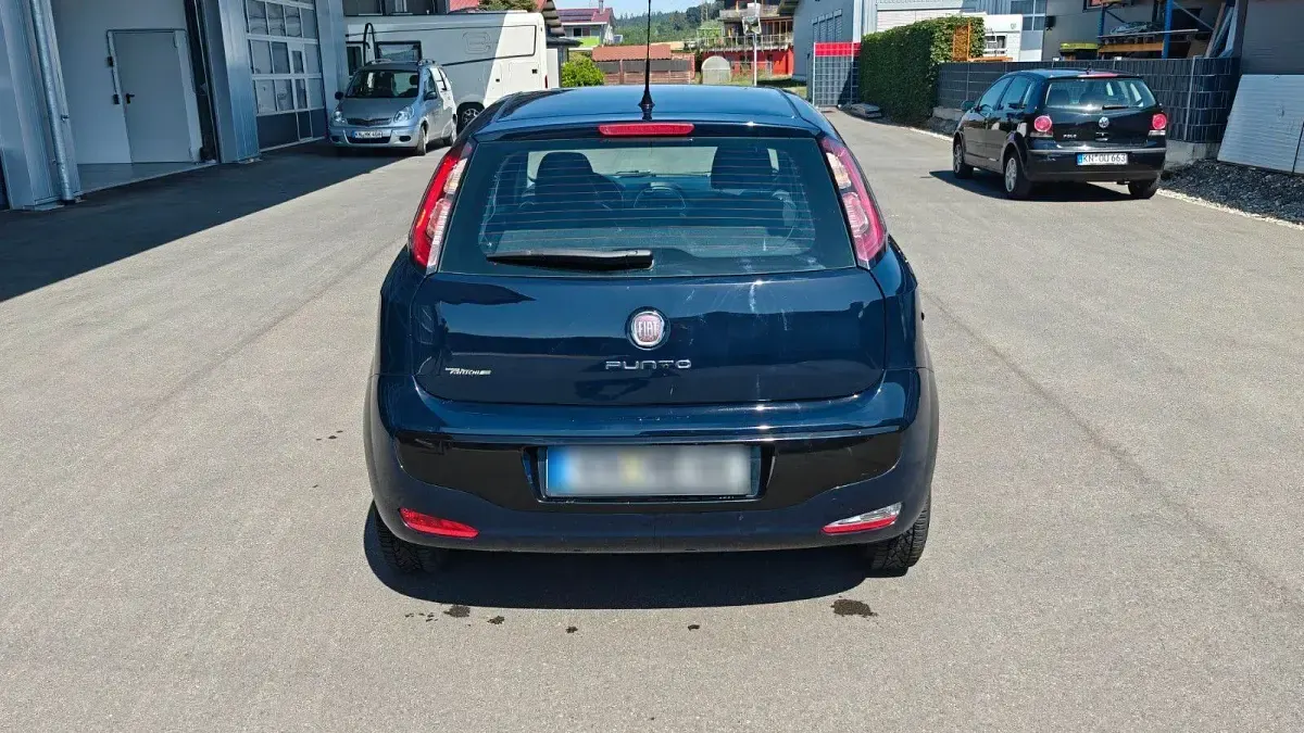 Gebraucht Fiat Grande Punto 69 PS (50 kW) 2011 Blau Kleinwagen