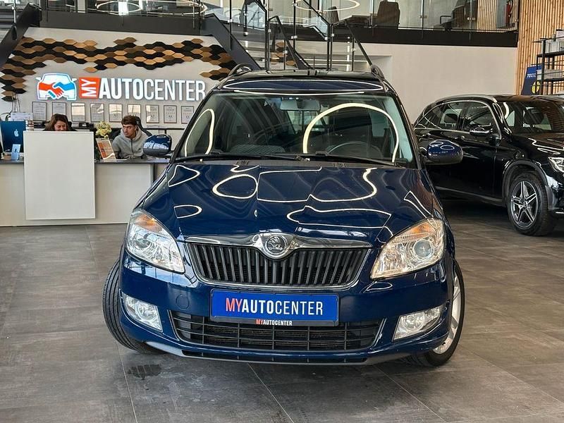 Blau Gebraucht 2014 Skoda Roomster Ambition Van / Kleinbus | 4.890 € (Fairer Preis) - Bild 1/4