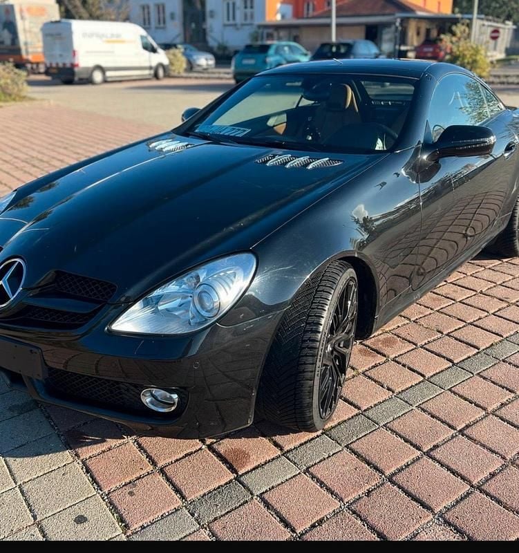 Schwarz Gebraucht 2010 Mercedes SLK200 Cabrio | 12.500 € - Bild 1/3