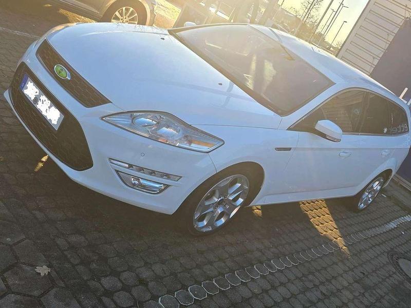 Weiß Gebraucht 2011 Ford Mondeo Titanium S Limousine | 3.600 € (Etwas zu teuer) - Bild 1/4