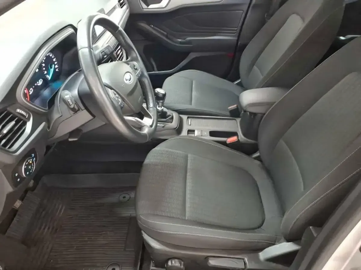 Gebraucht Ford Focus Trend 101 PS (74 kW) 2020 Silber Kombi