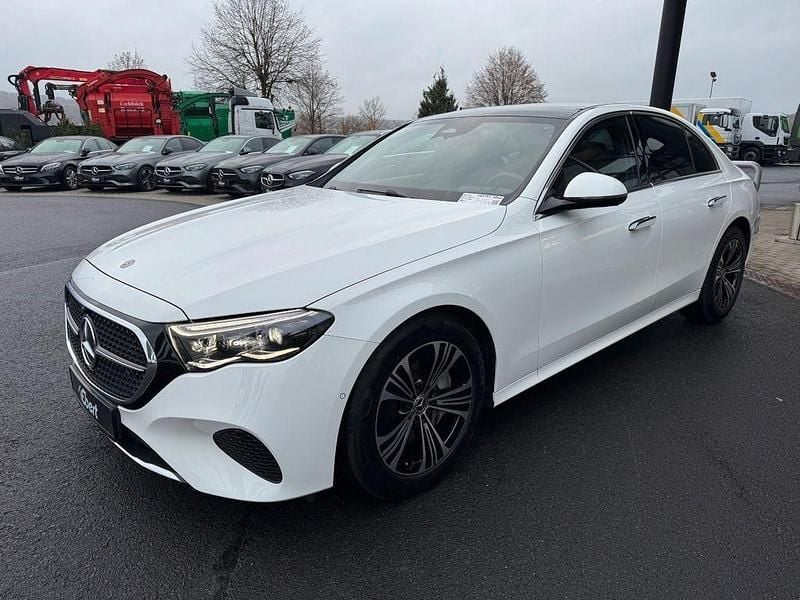 Gebraucht Mercedes E450 Avantgarde 381 PS (280 kW) 2024 Weiß Limousine
