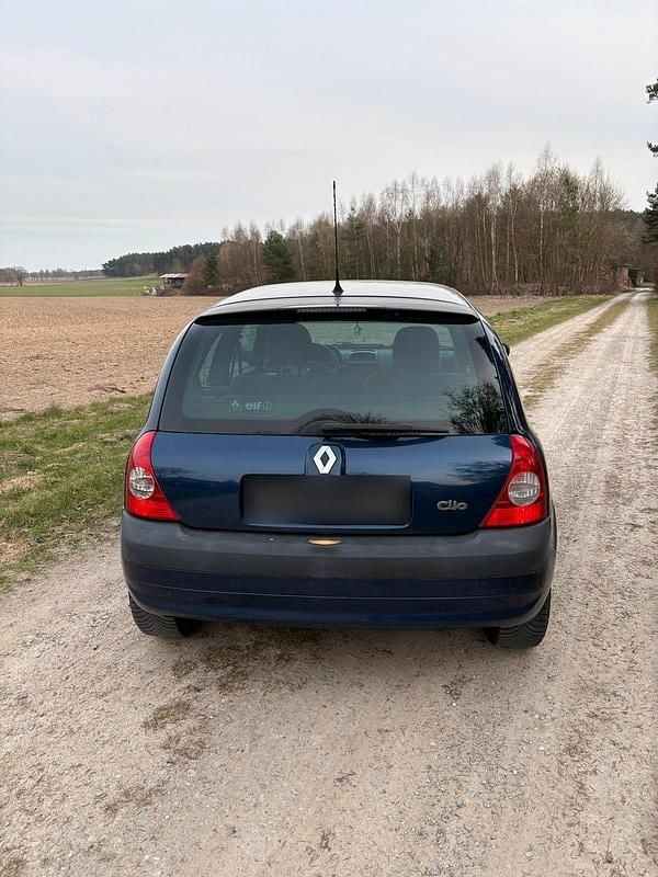 Gebraucht Renault Clio II 65 PS (47 kW) 2004 Blau Kleinwagen