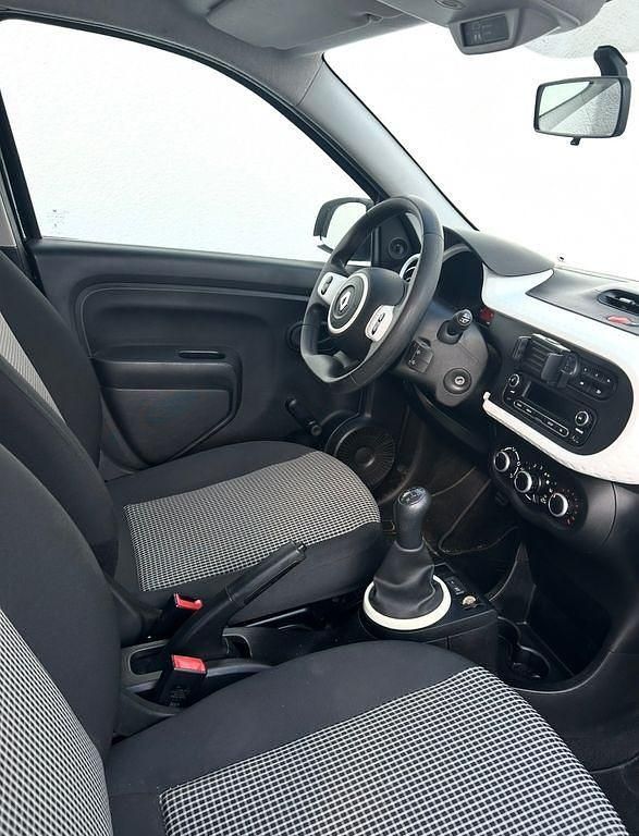 Gebraucht Renault Twingo Life 69 PS (50 kW) 2016 Schwarz Kleinwagen