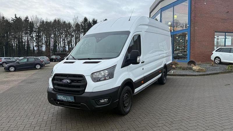 Gebraucht Ford Transit Trend 131 PS (96 kW) 2023 Weiß Limousine