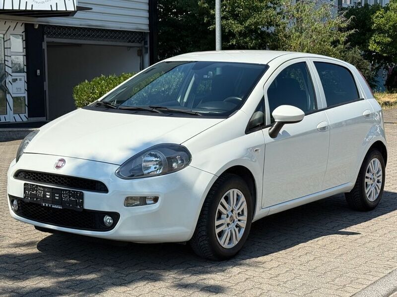 Weiß Gebraucht 2018 Fiat Punto More Kleinwagen | 6.990 € (Fairer Preis) - Bild 1/4
