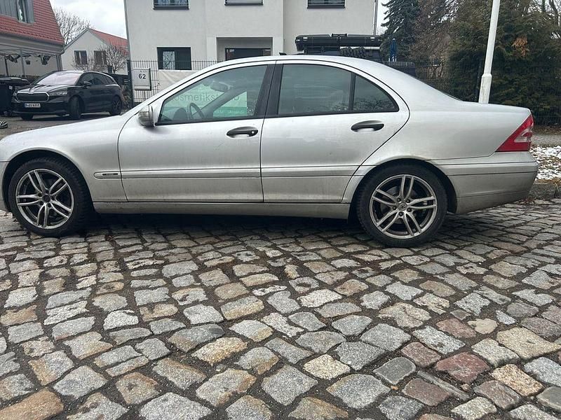 Gebraucht Mercedes 240 170 PS (125 kW) 2001 Silber Limousine