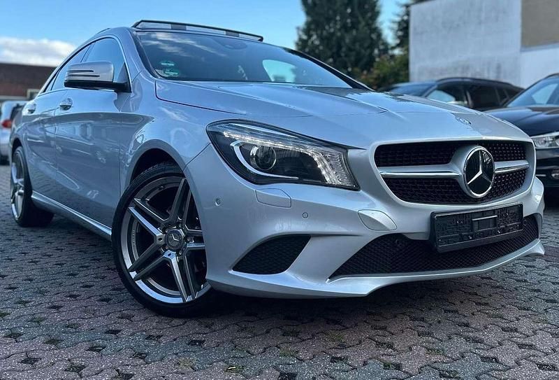 Silber Gebraucht 2013 Mercedes CLA200 Limousine | 18.898 € (Fairer Preis) - Bild 1/4