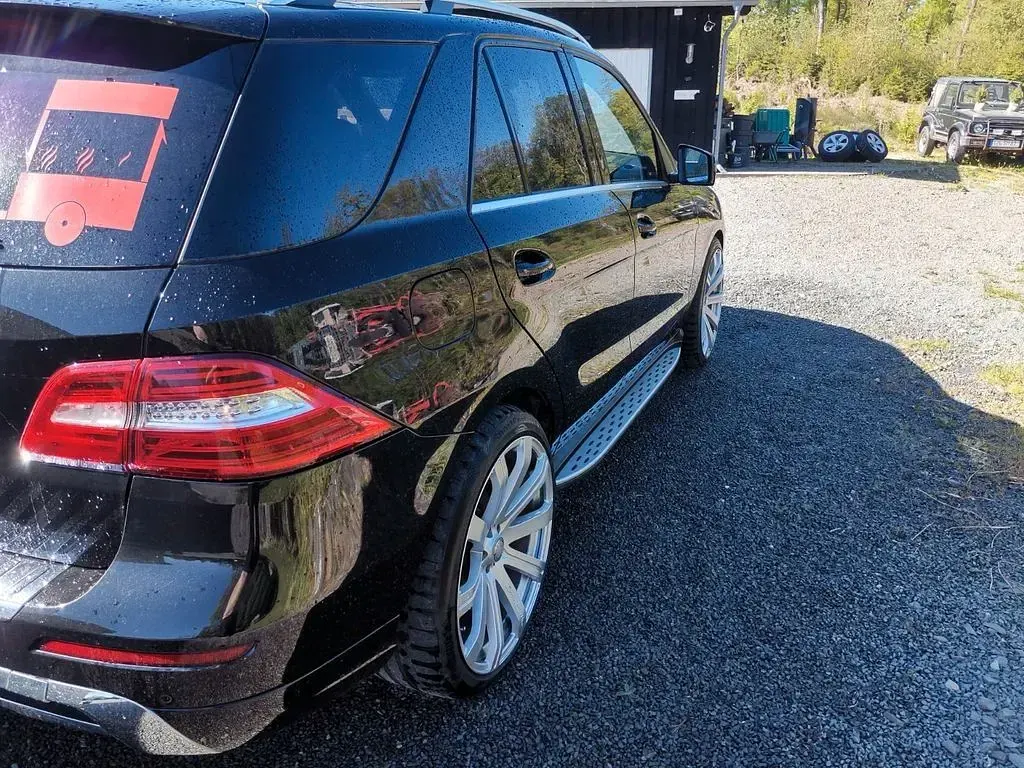 Gebraucht Mercedes ML350 AMG line 258 PS (189 kW) 2012 Schwarz SUV