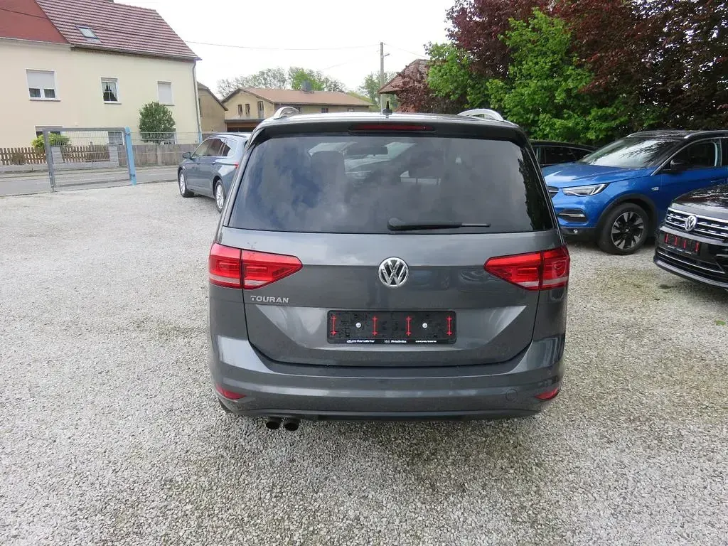 Gebraucht VW Touran Pro 150 PS (110 kW) 2018 Grau Van / Kleinbus