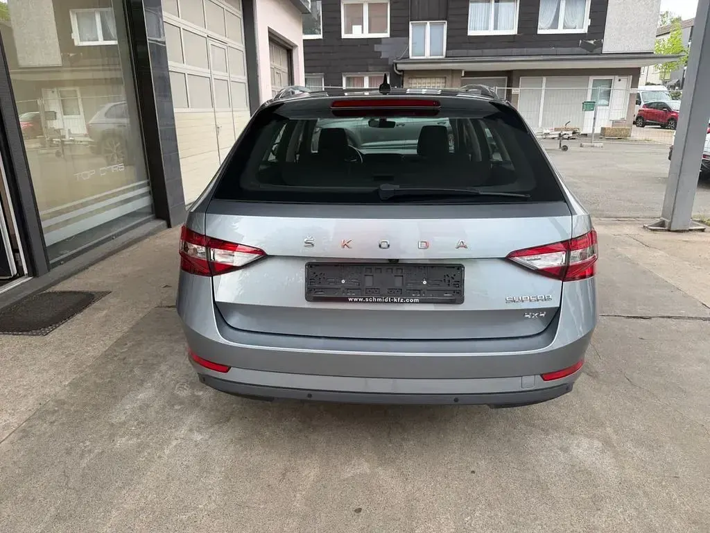 Gebraucht Skoda Superb Style 200 PS (147 kW) 2021 Grau Kombi