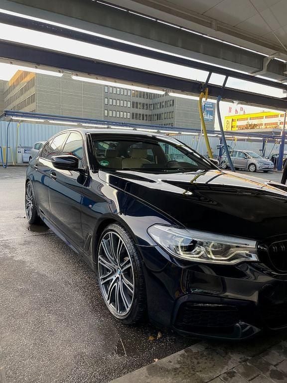 Gebraucht BMW 540 Performance 340 PS (250 kW) 2019 Schwarz Limousine