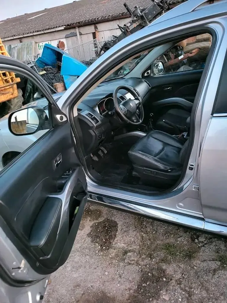 Gebraucht Peugeot 4007 163 PS (119 kW) 2008 Silber SUV