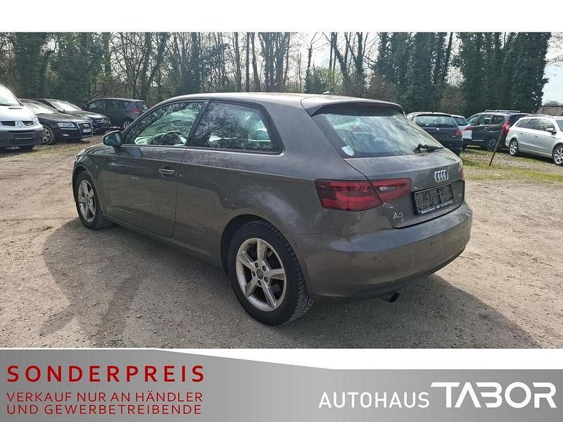 Gebraucht Audi A3 Attraction 105 PS (77 kW) 2013 Grau Limousine